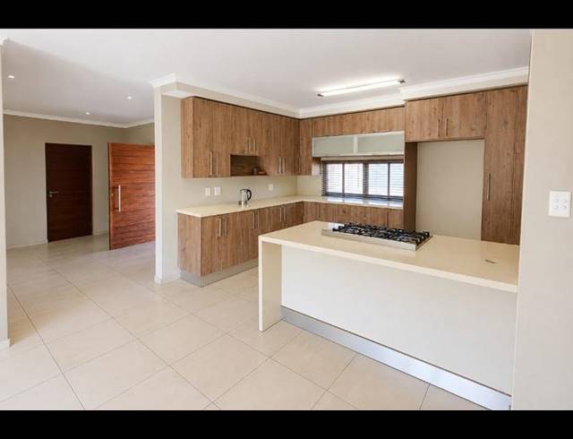 4 BEDROOM HOUSE FOR SALE IN BRACKENHURST